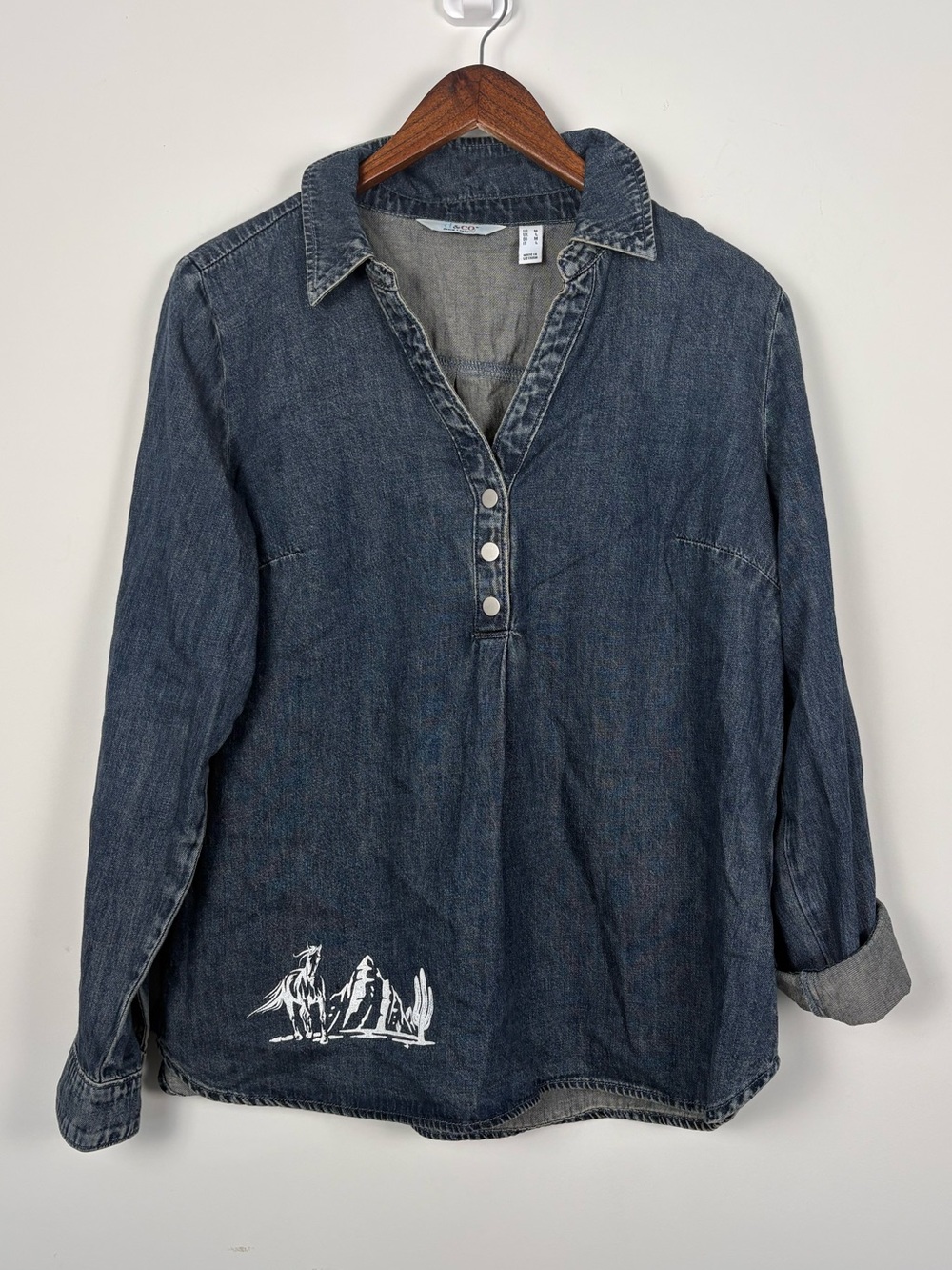 d&co Denim Tunic Blouse Horse Print Ranch Print Decal 100% Cotton Size Medium